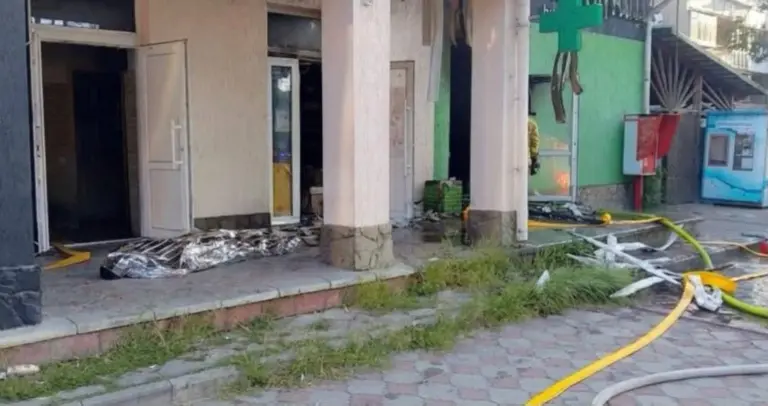 Наслідки пожежі у львівській аптеці на Тракту Глинянському