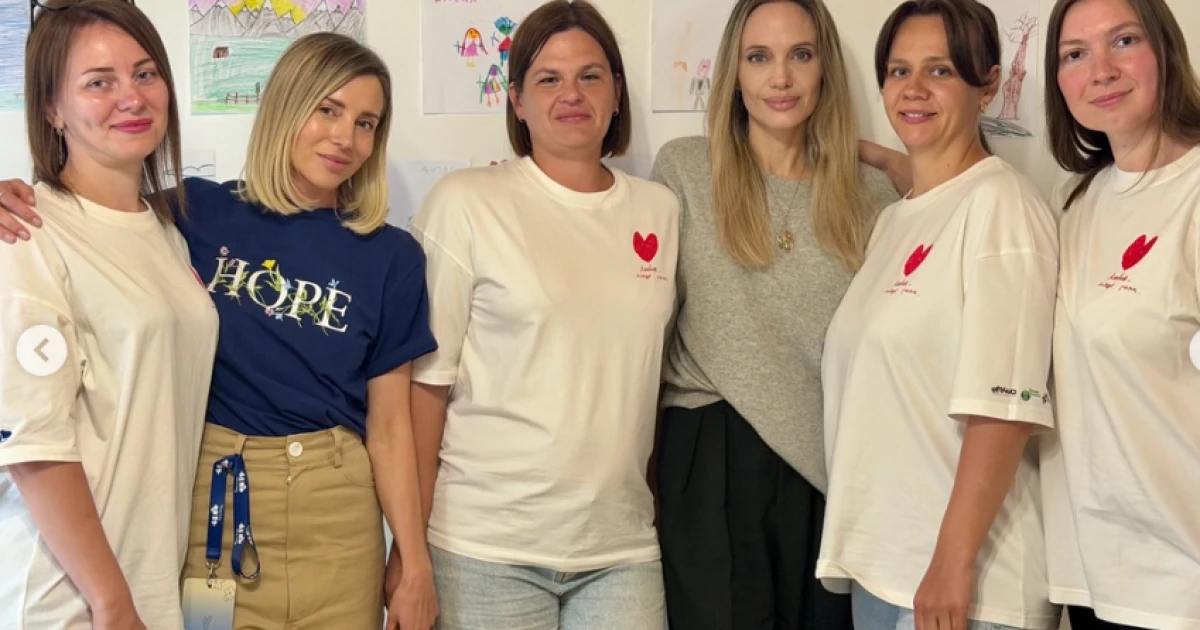 Джолі опублікувала в Instagram деталі візиту до Харкова та закликала звернути увагу на місто під