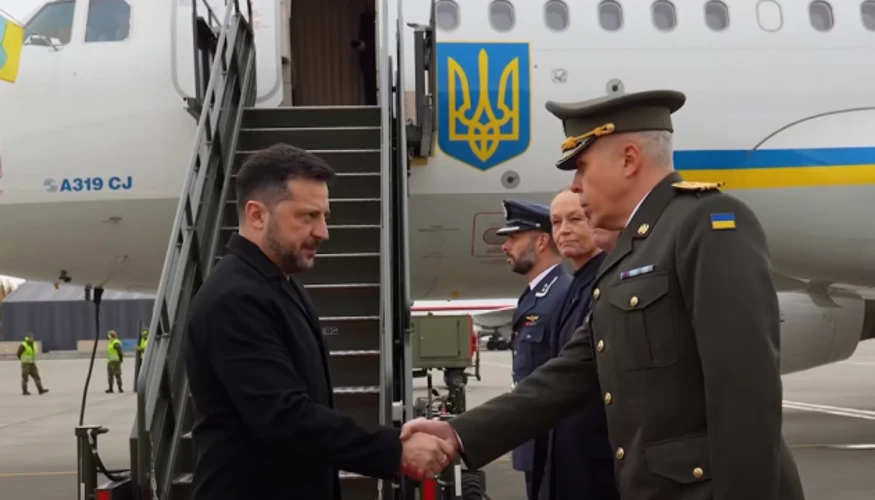 Літак президента України Володимира Зеленського приземлився в Осло, трансляція NRK