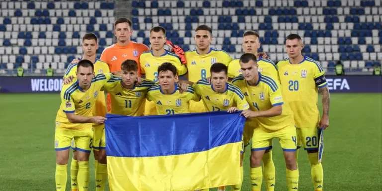Інфографіка жовтневого рейтингу ФІФА з виділеними позиціями України та сусідів у таблиці
