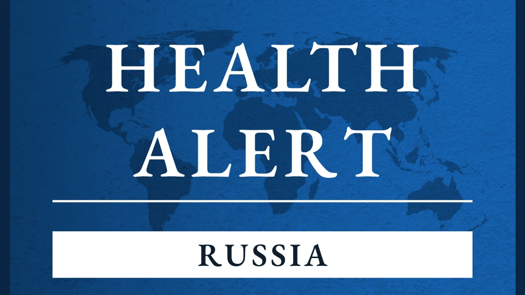 Логотип посольства США на тлі повідомлень про легеневу чуму в Іркутській області